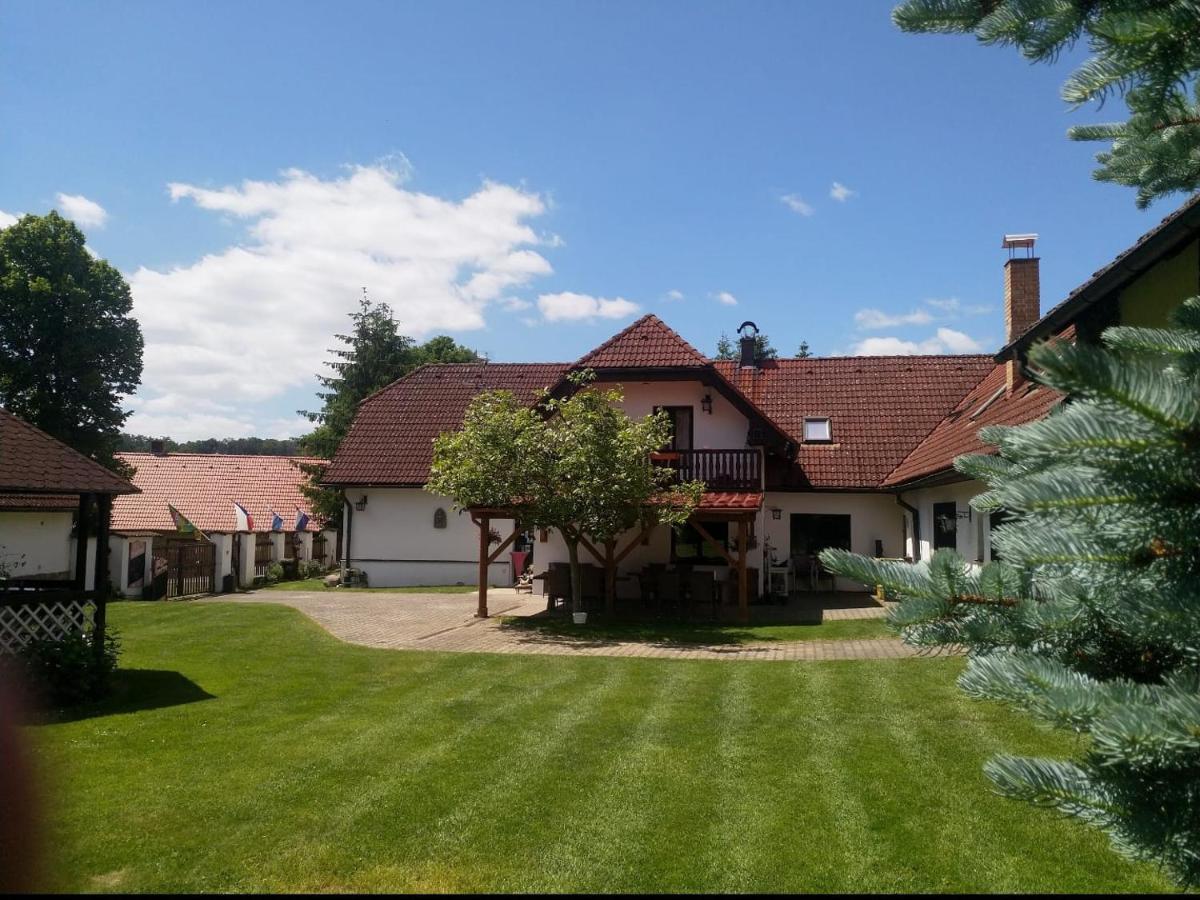 Camping & Guest House Pliskovice Mirovice Exterior photo